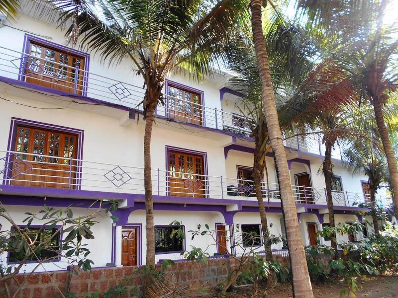 Oyo 13311 The White Feather Hotel Mandrem Buitenkant foto